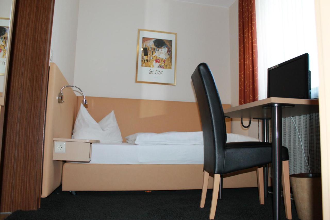 Hotel Huebler Frankfurt am Main Bagian luar foto