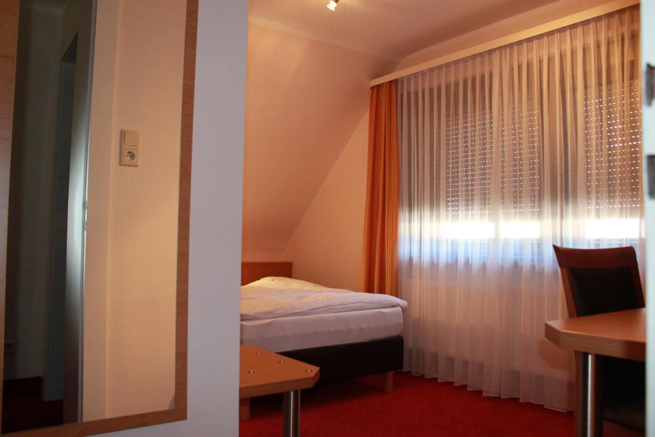 Hotel Huebler Frankfurt am Main Bagian luar foto