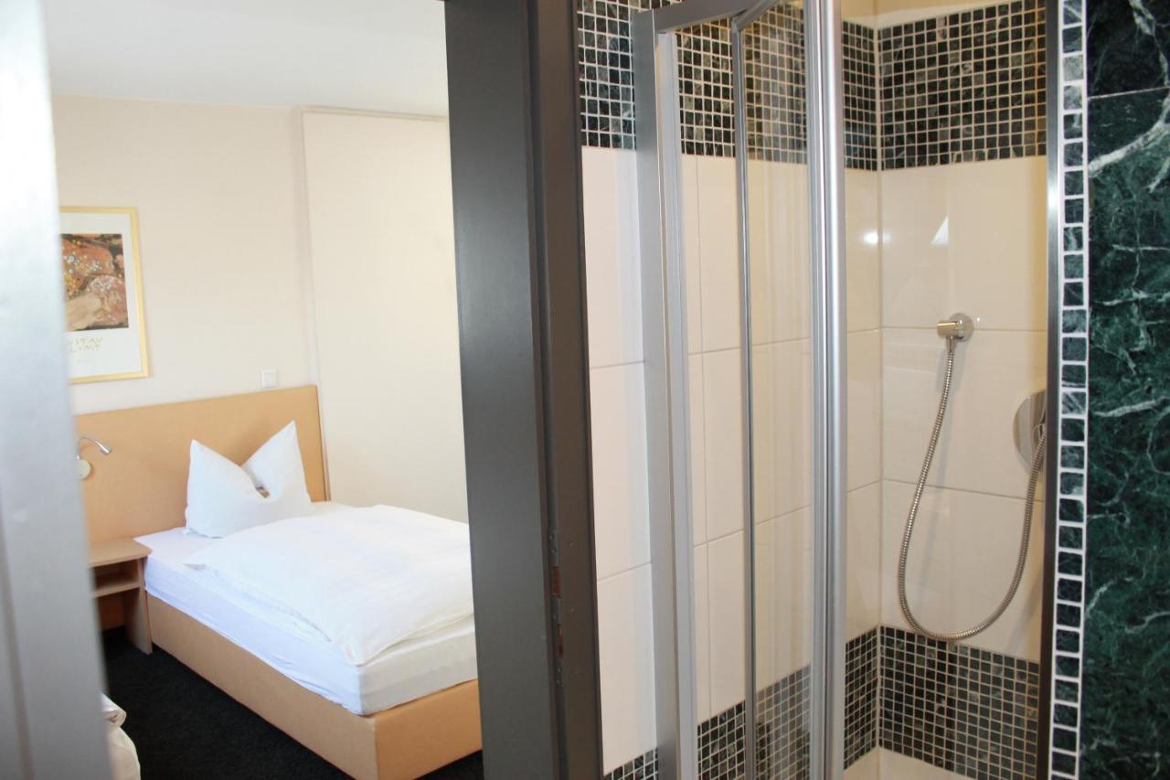 Hotel Huebler Frankfurt am Main Bagian luar foto
