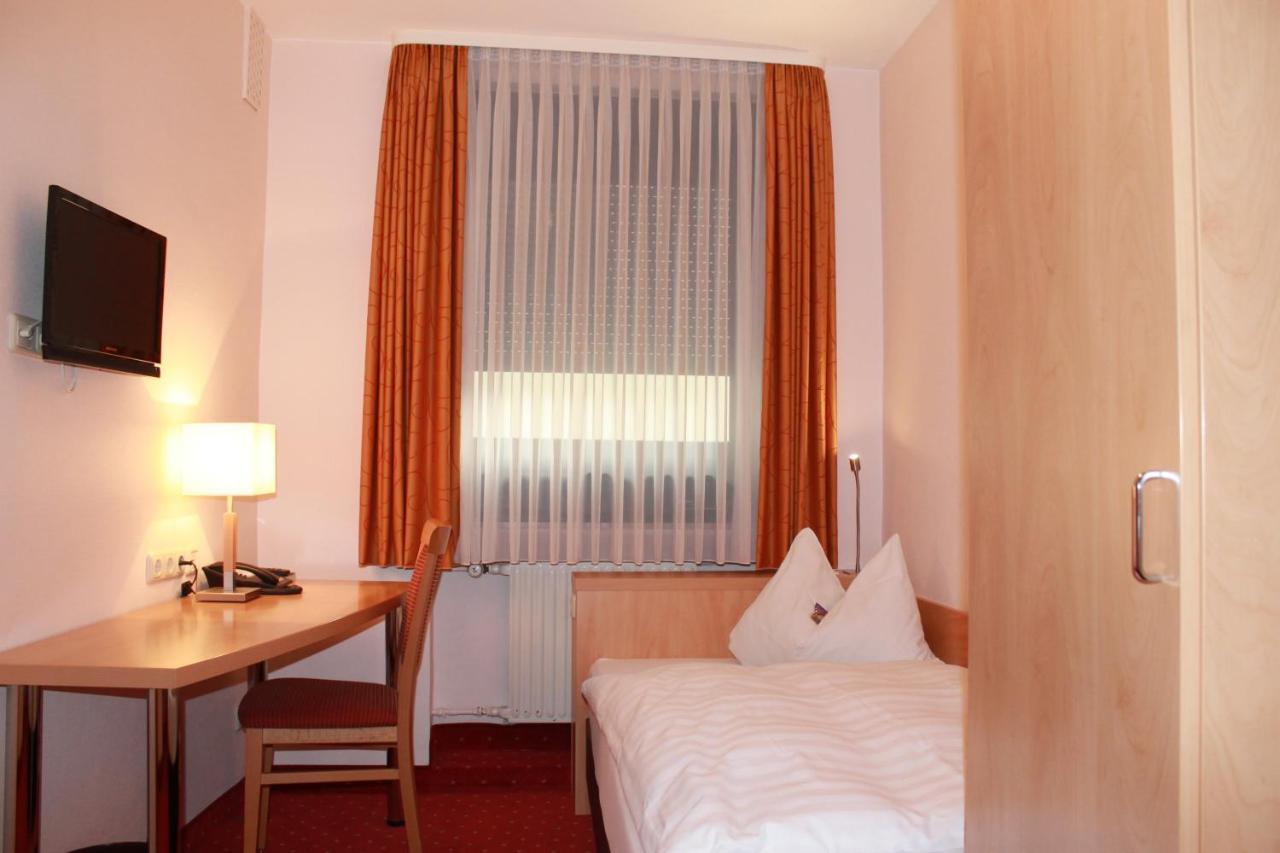 Hotel Huebler Frankfurt am Main Bagian luar foto
