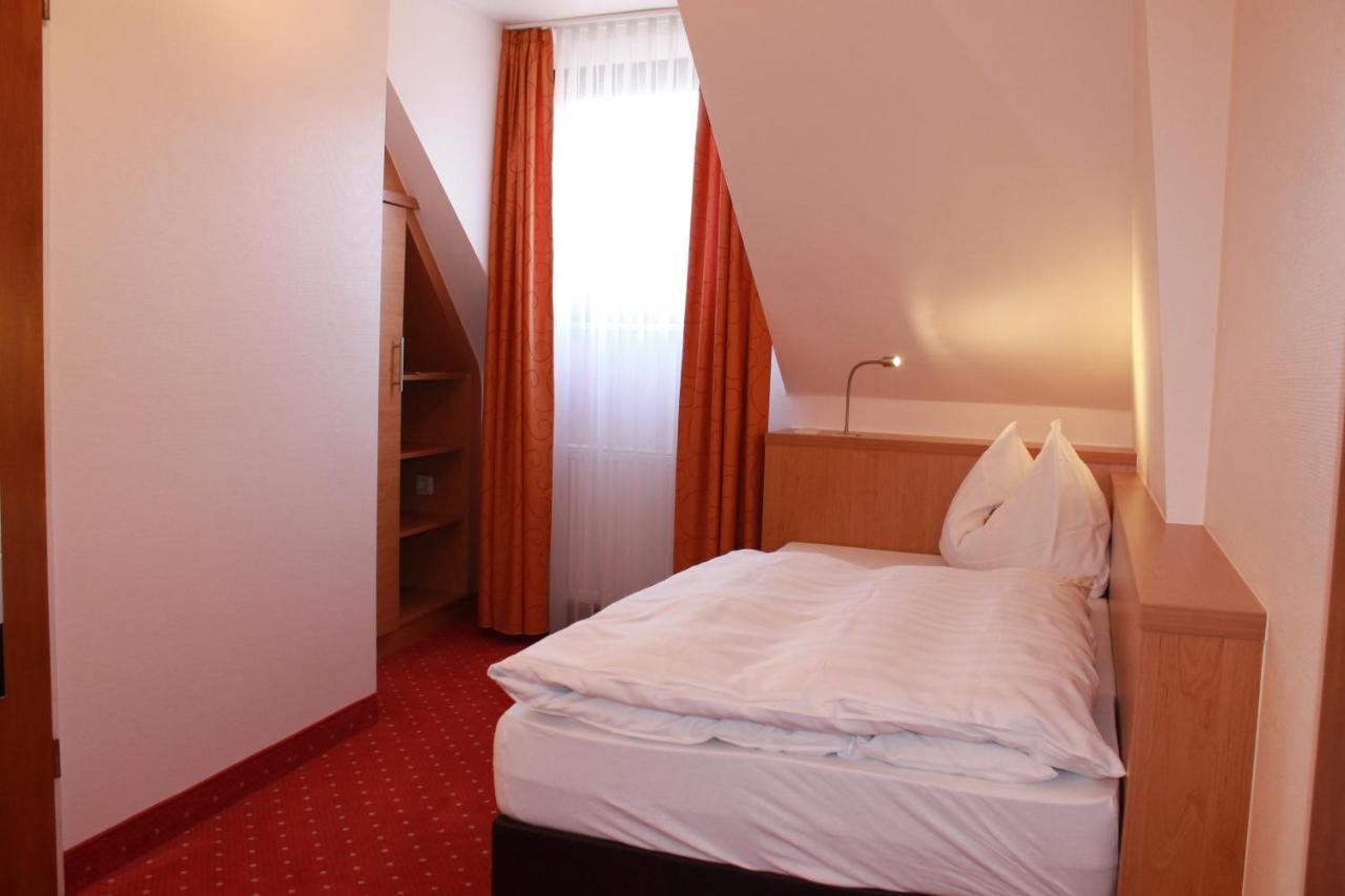 Hotel Huebler Frankfurt am Main Bagian luar foto