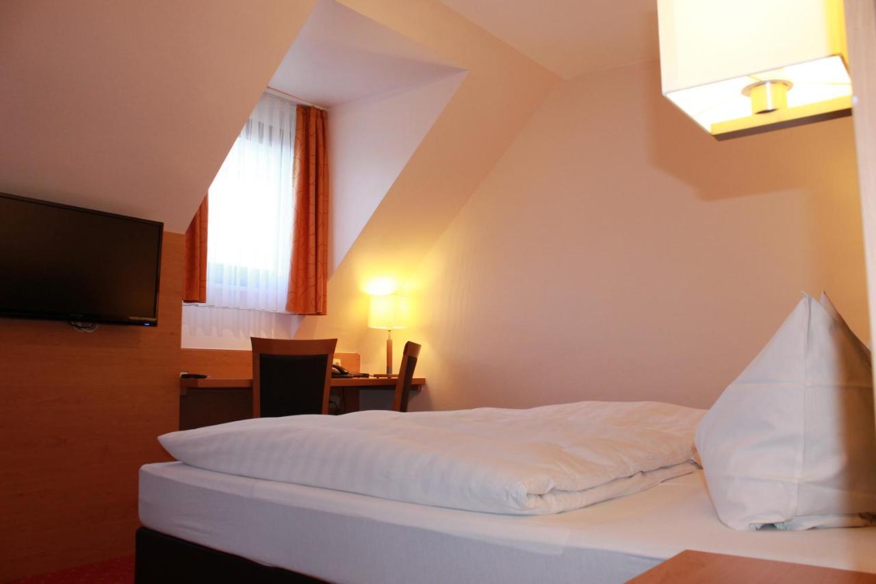 Hotel Huebler Frankfurt am Main Bagian luar foto