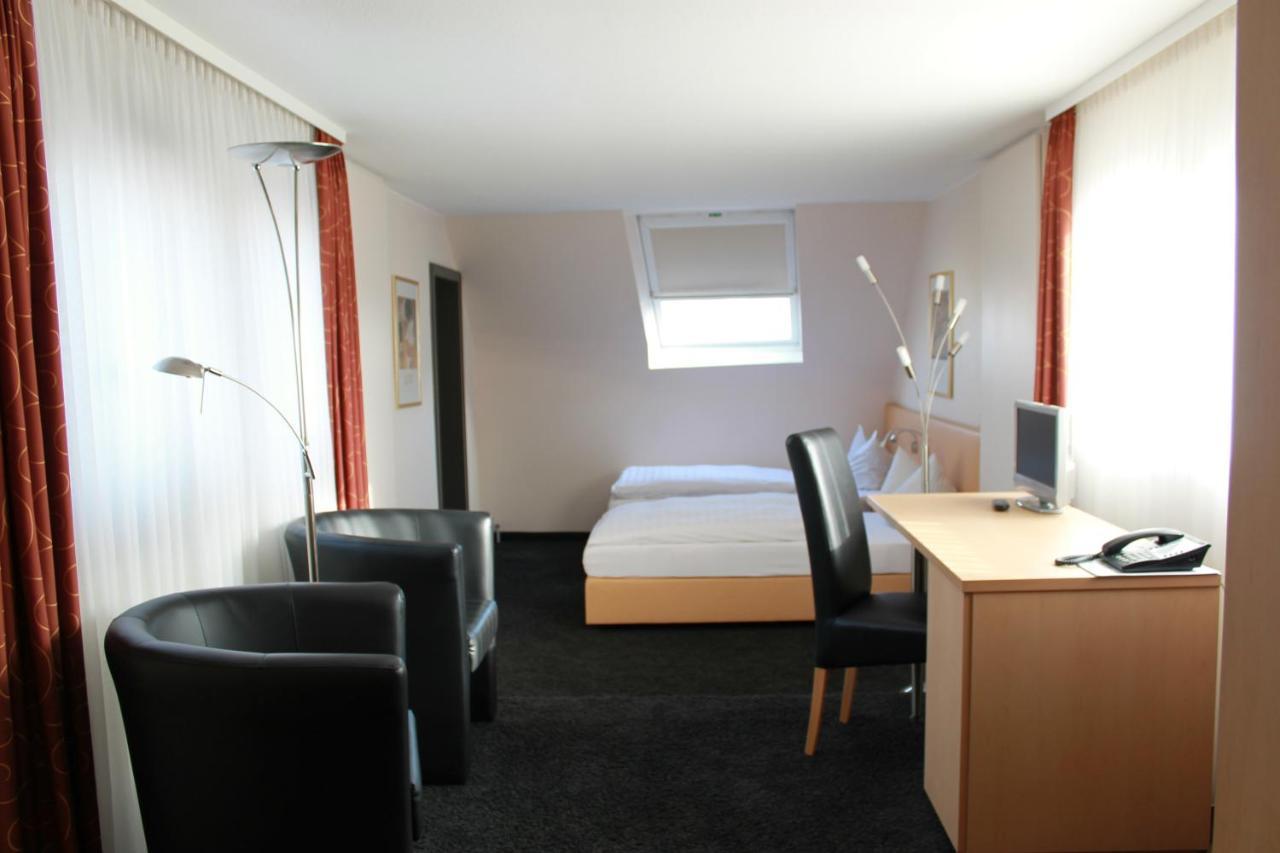 Hotel Huebler Frankfurt am Main Bagian luar foto