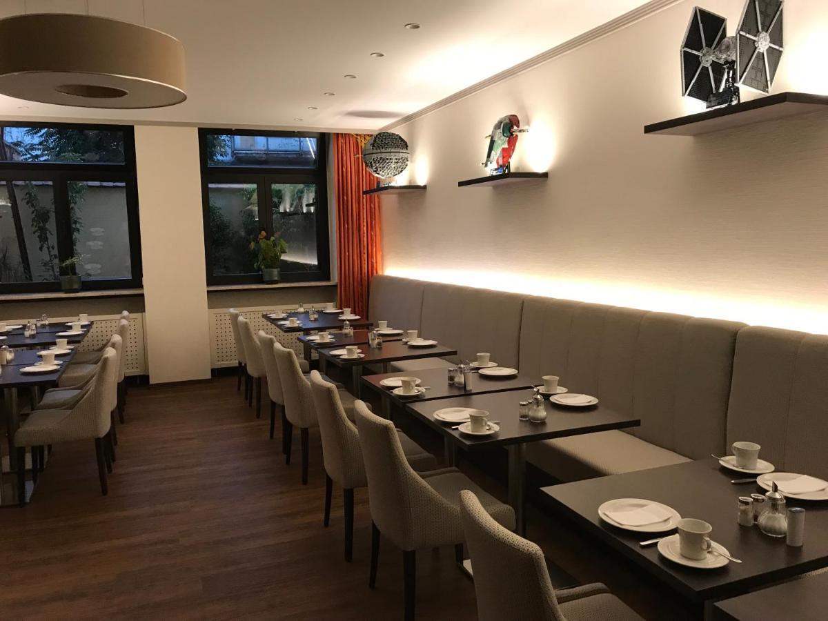 Hotel Huebler Frankfurt am Main Bagian luar foto
