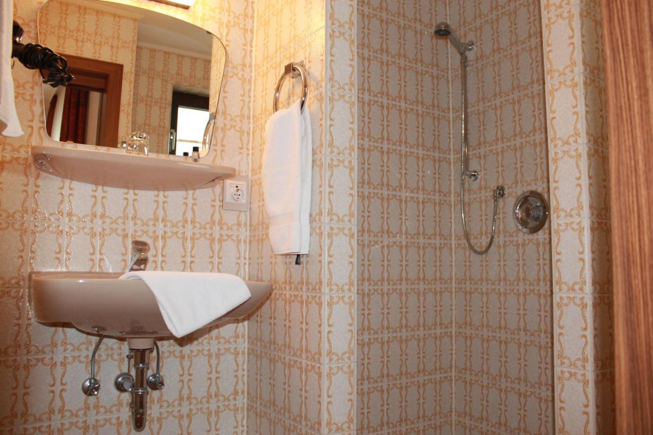 Hotel Huebler Frankfurt am Main Bagian luar foto