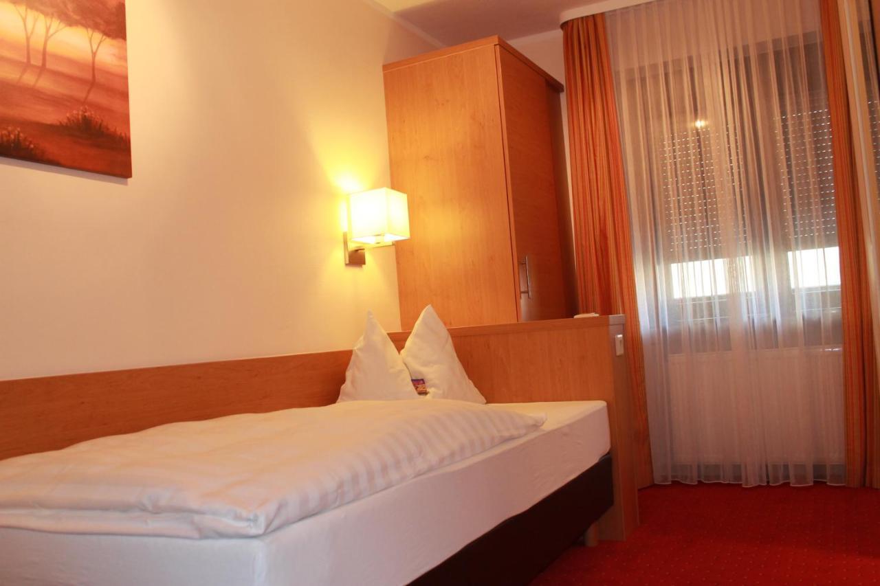 Hotel Huebler Frankfurt am Main Bagian luar foto